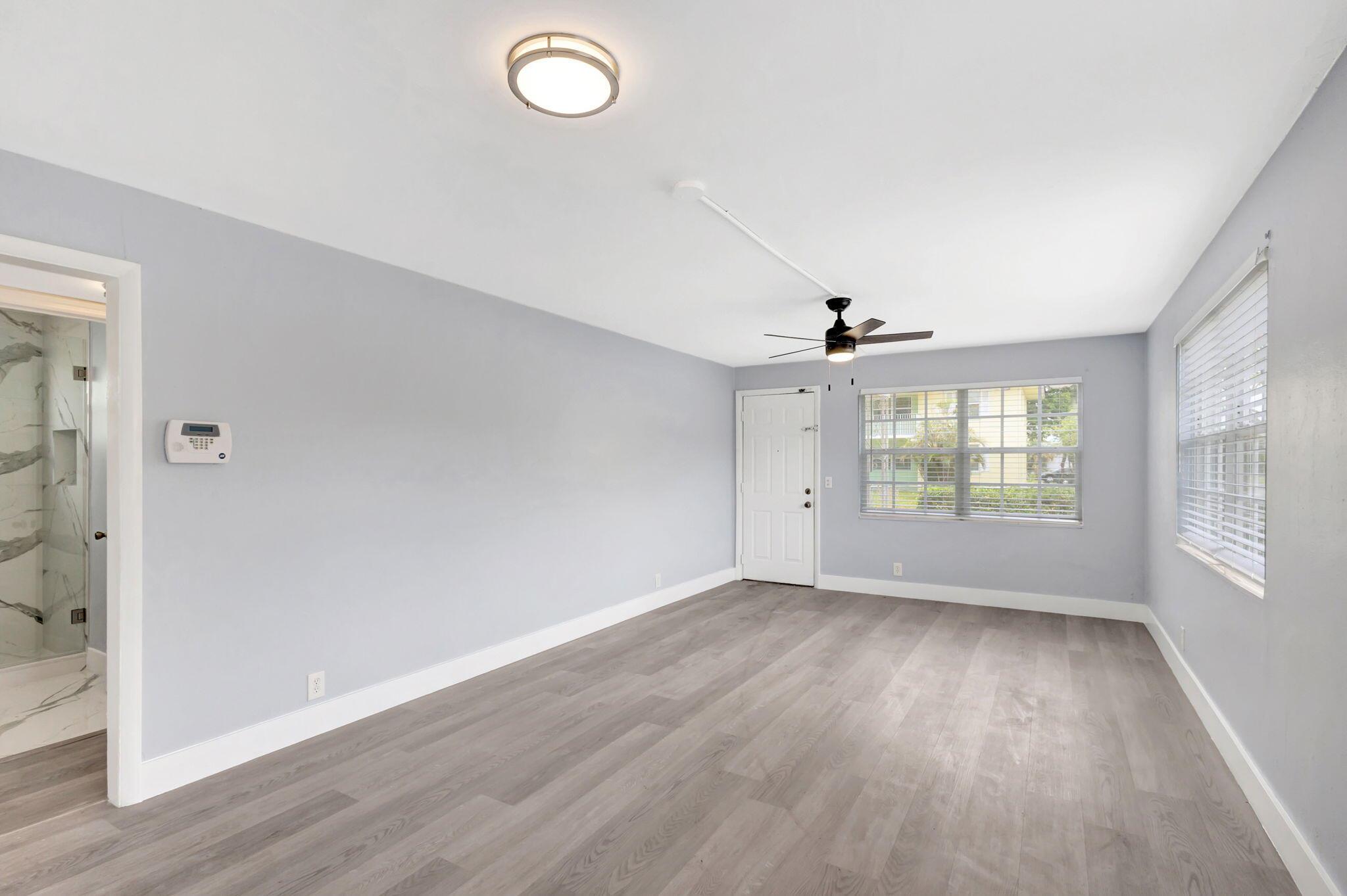 21st St, West Palm Beach, FL 33407