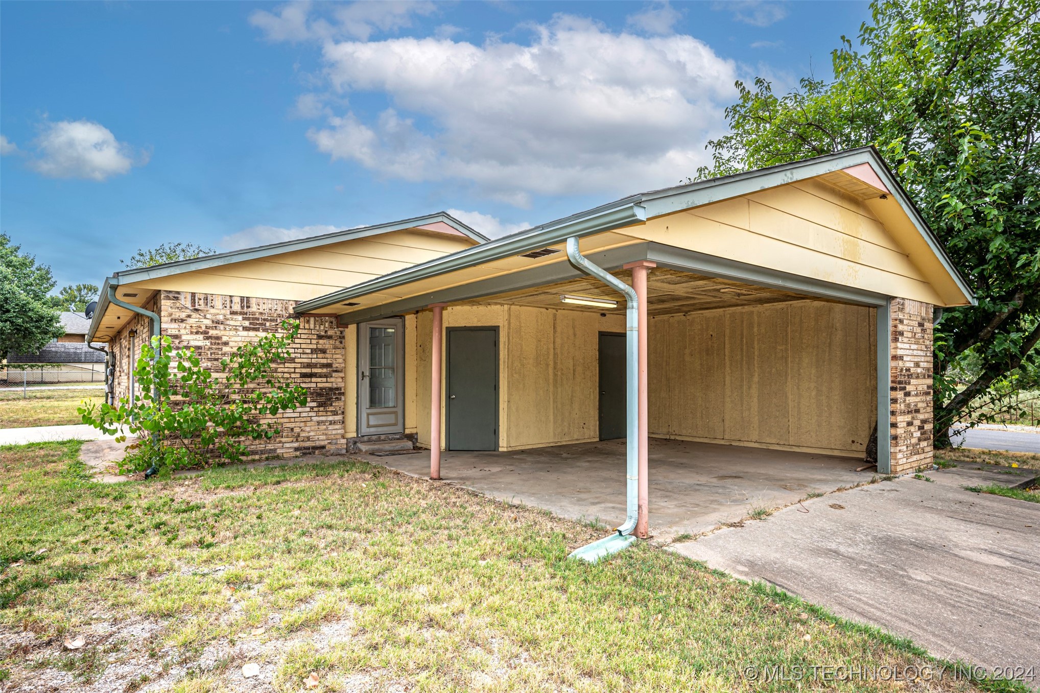 Diffie Ln, Pauls Valley, OK 73075