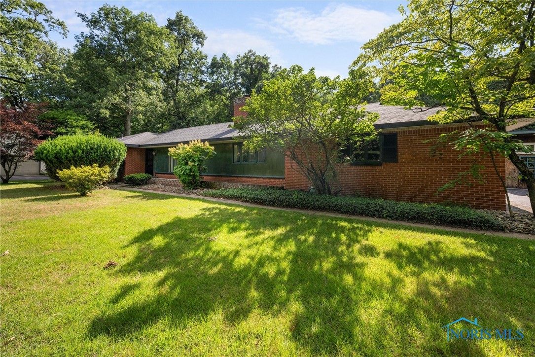 Robinhood Ln, Toledo, OH 43623