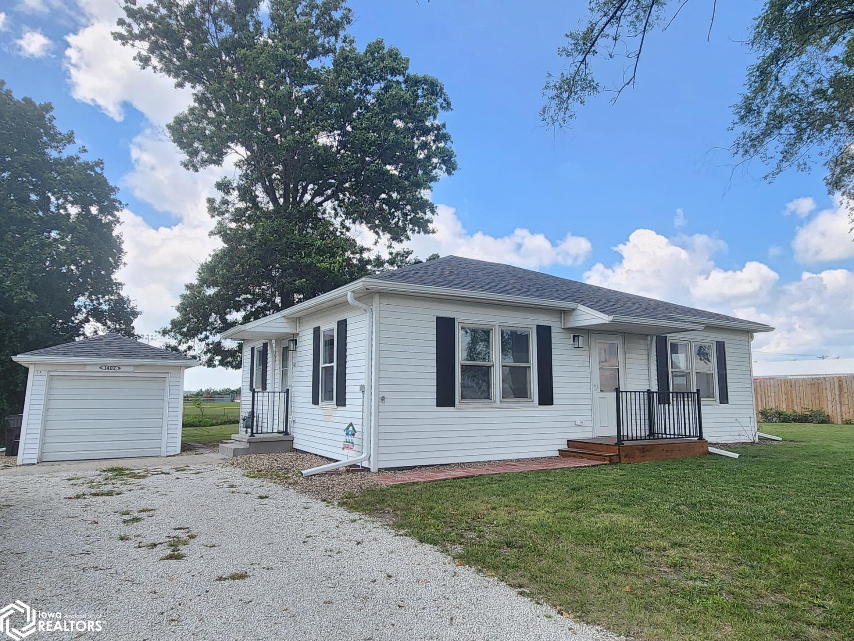 Main St, Osceola, IA 50213