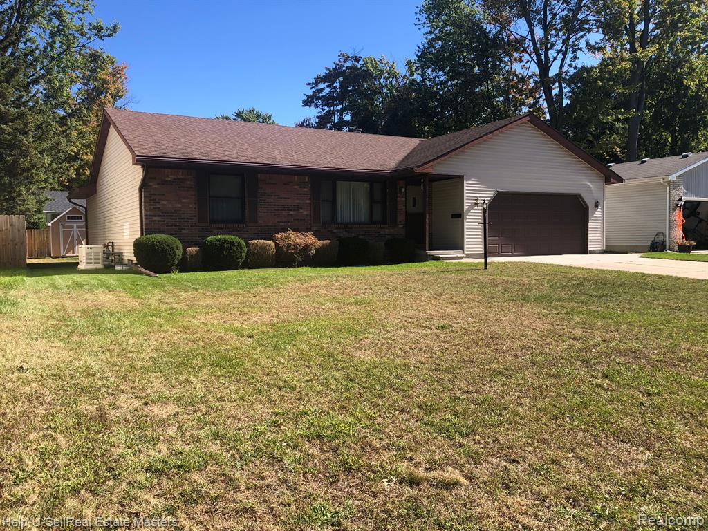 Tamarack Dr, Port Huron, MI 48060