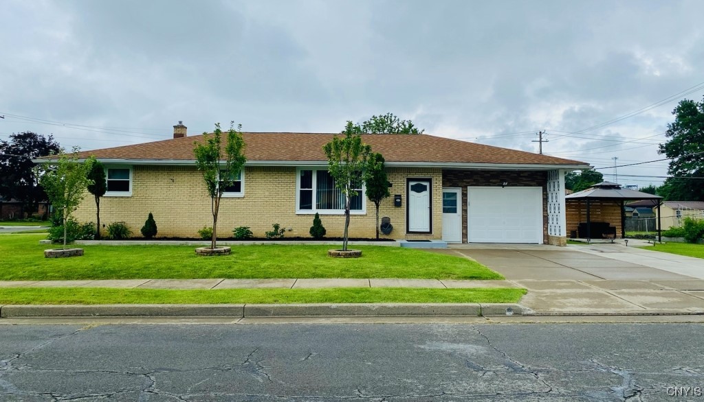 Angelacrest Ln, Buffalo, NY 14224