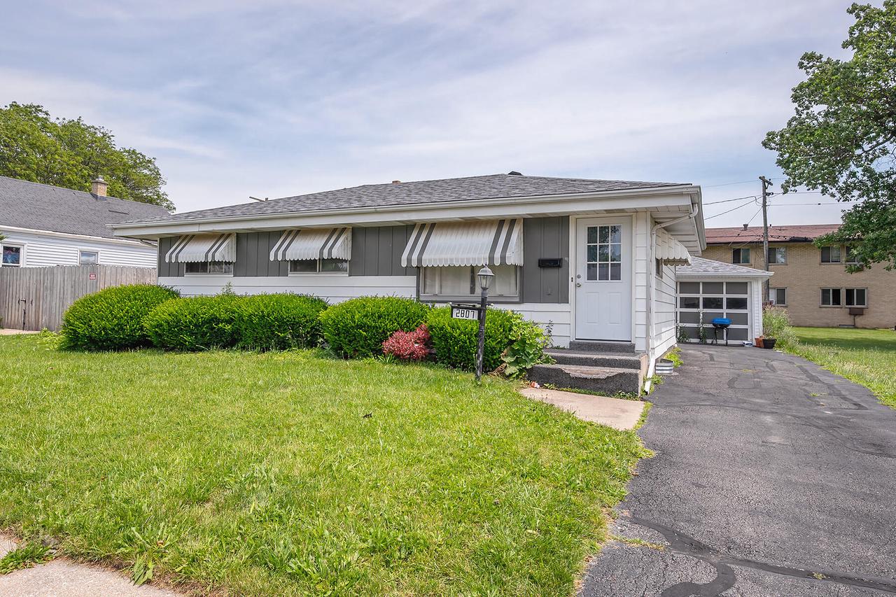 Diane Ave, Racine, WI 53404