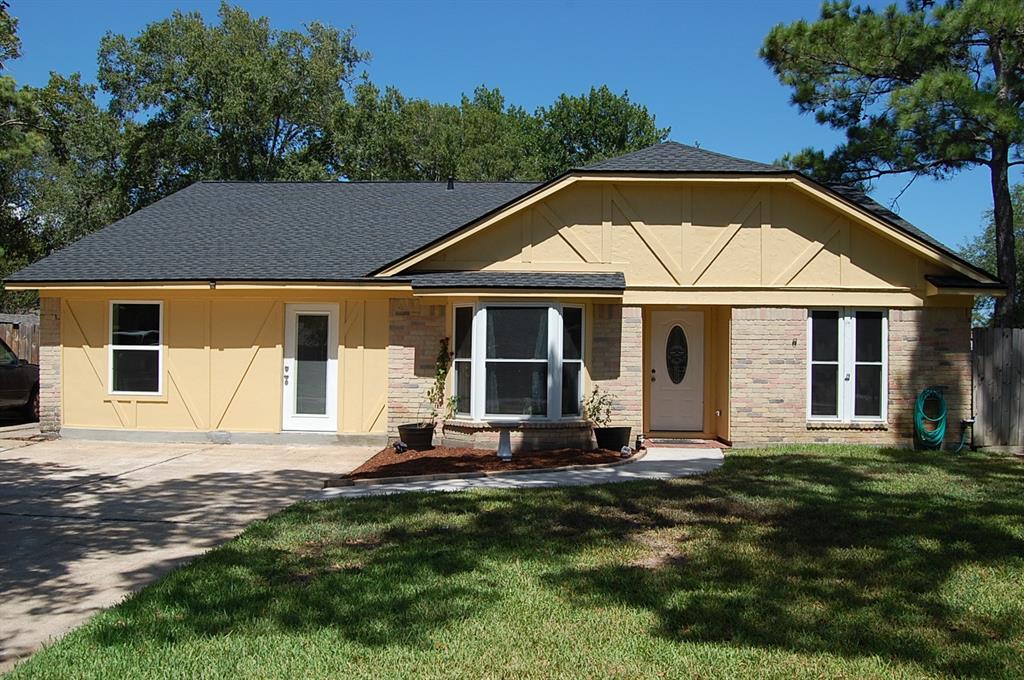 Shady Oak Ct, Alvin, TX 77511