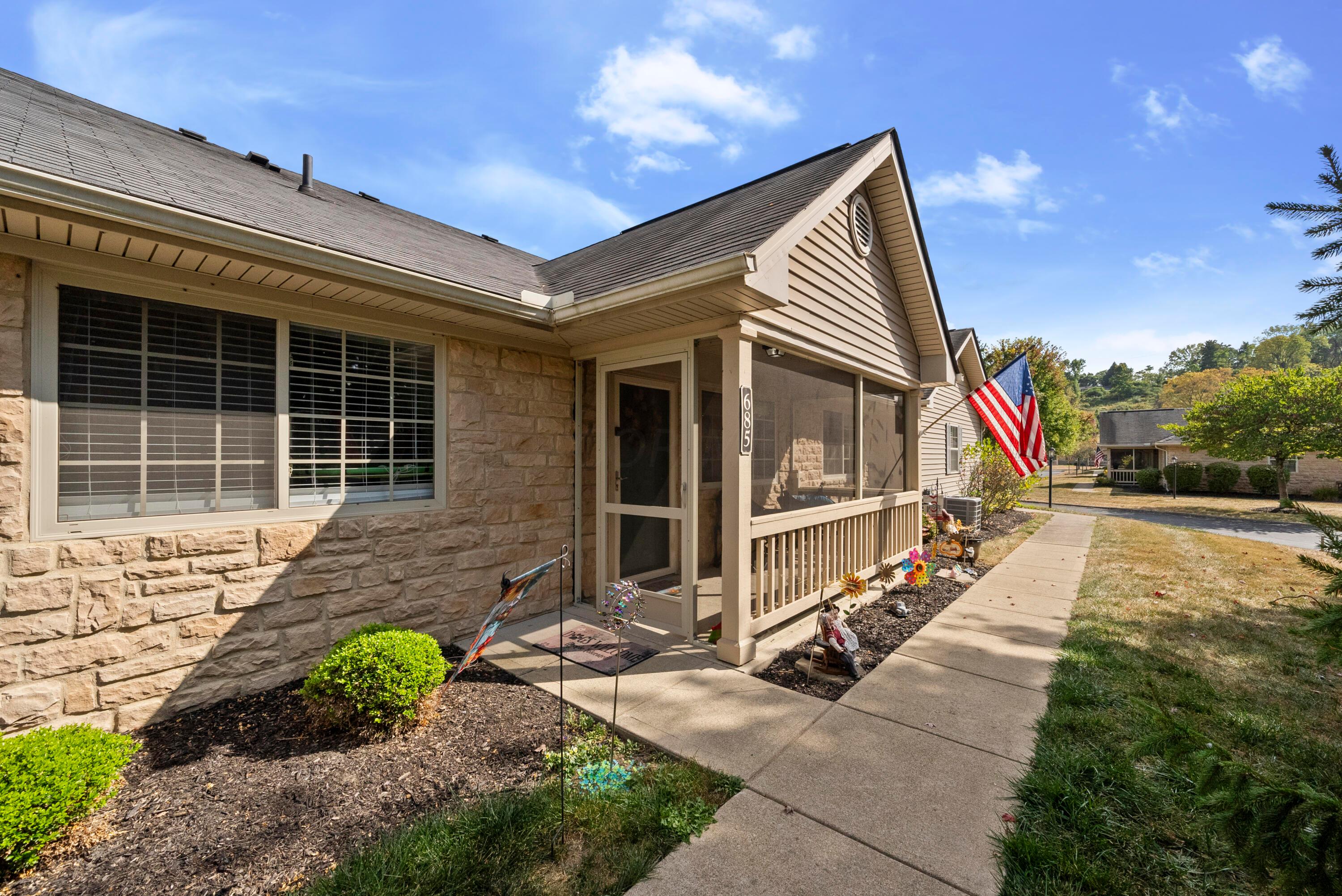 Fox Run Cir, Newark, OH 43055