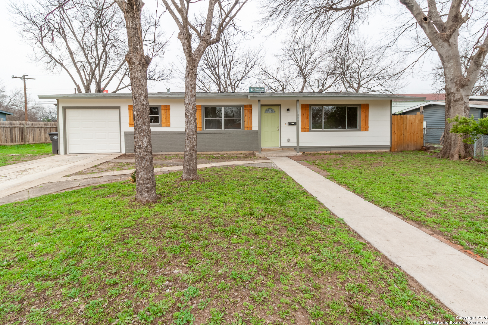 Spring Oak Dr, San Antonio, TX 78219
