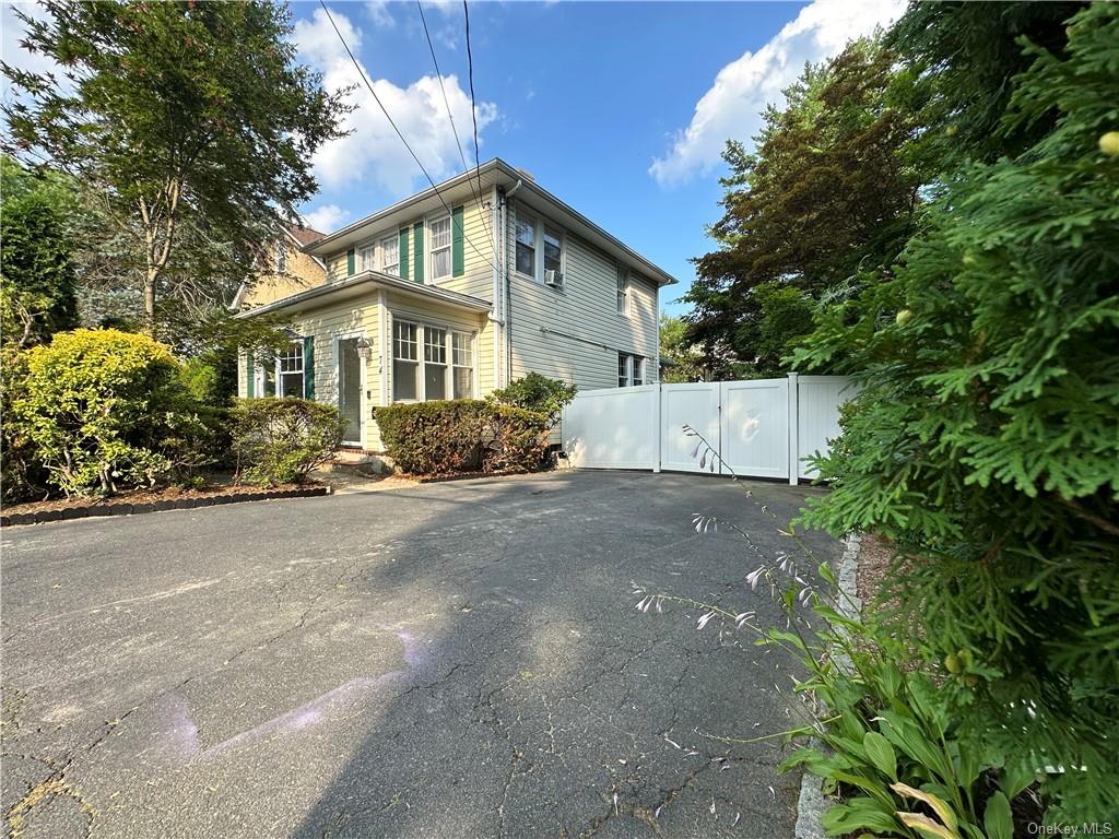 Stevens St, White Plains, NY 10606