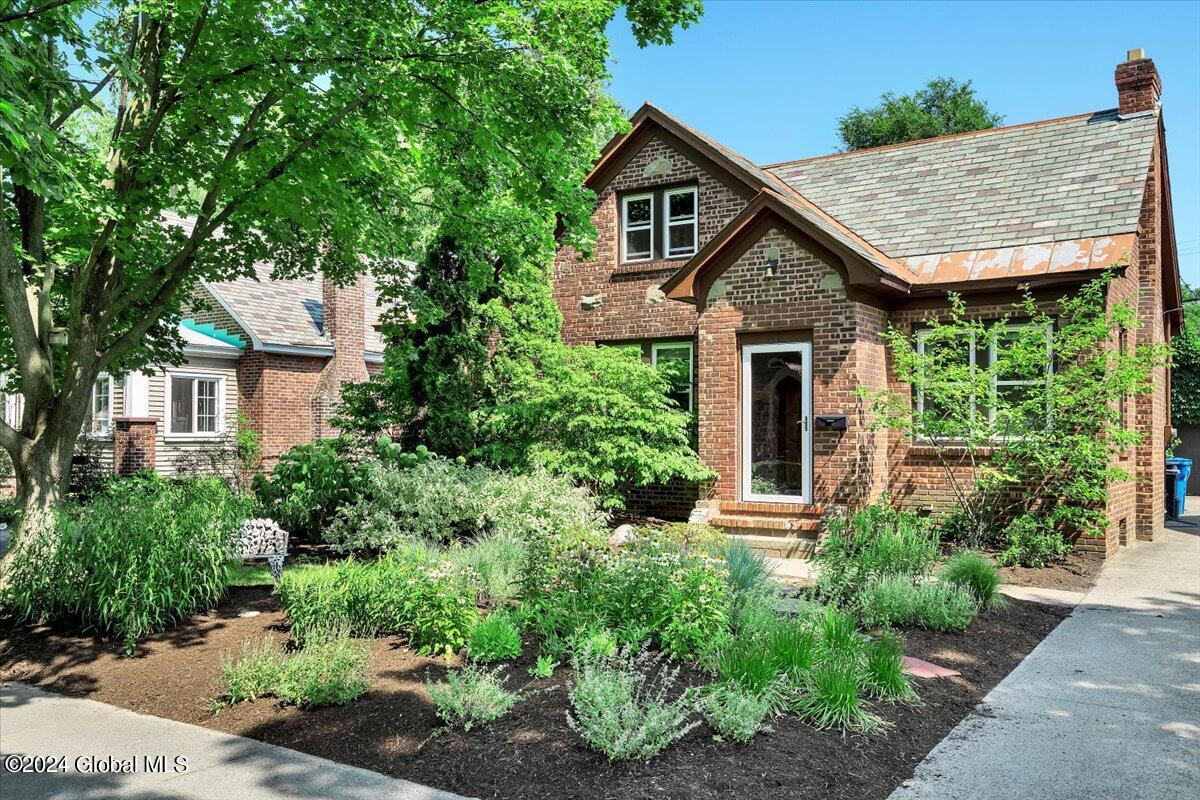 Van Buren St, Albany, NY 12206