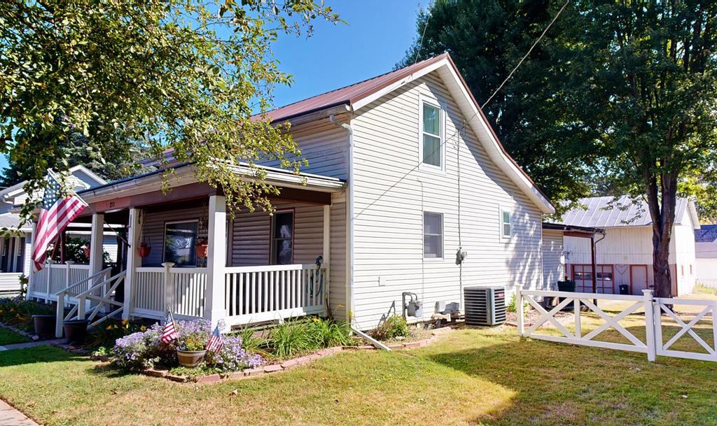 Markey St, Bellville, OH 44813