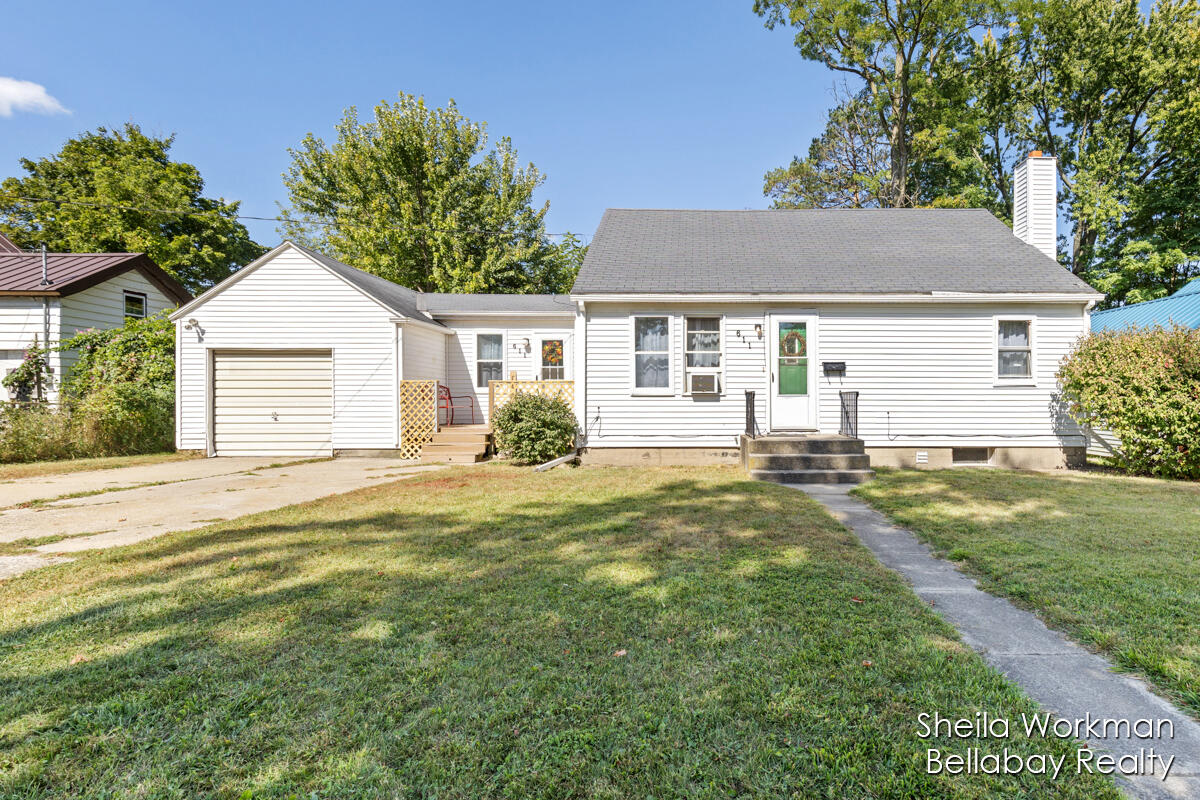 Walnut St, Hastings, MI 49058