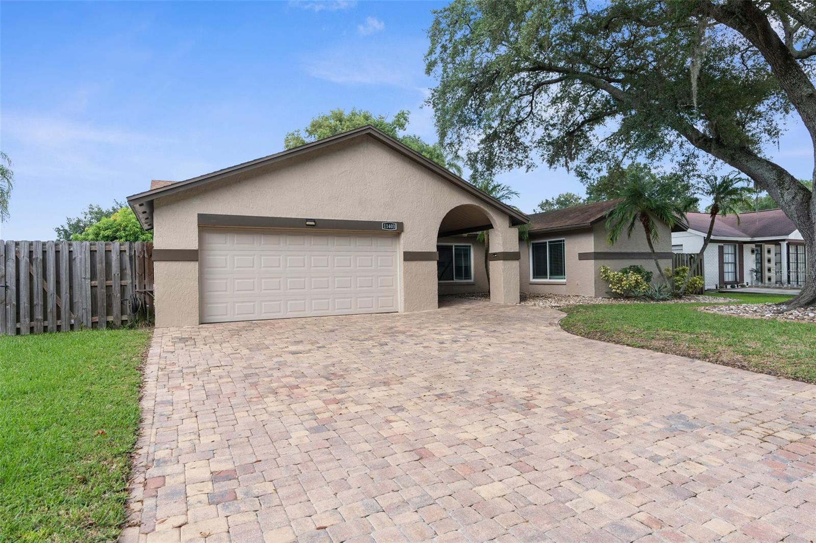 Country Oaks Dr, Tampa, FL 33618