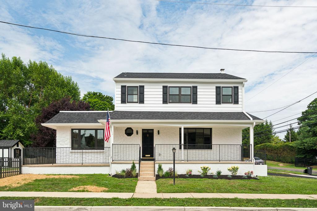 Manoa Rd, Havertown, PA 19083