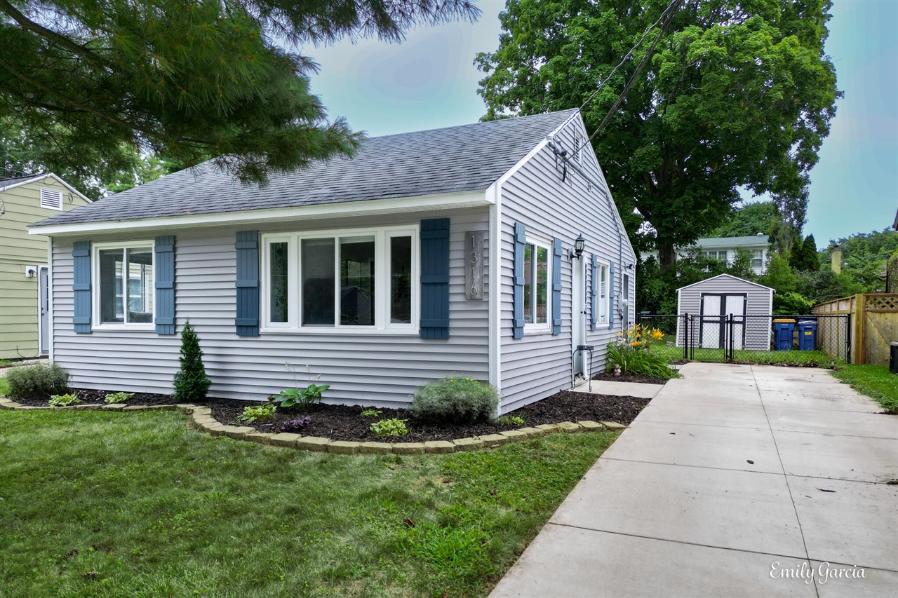 Covell Ave, Grand Rapids, MI 49504