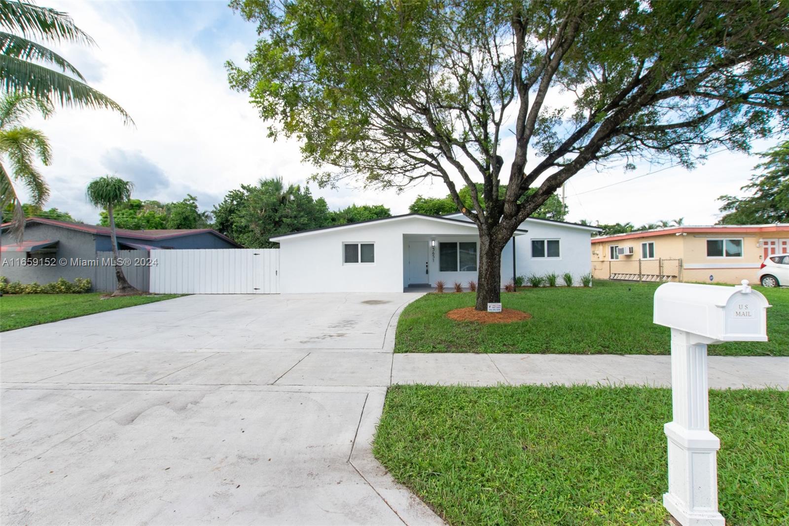 8th Ct, Lauderhill, FL 33311