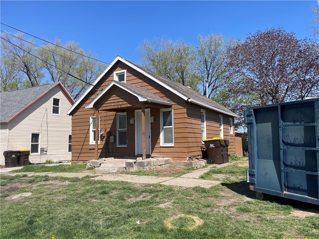 Jackson St, Osceola, IA 50213