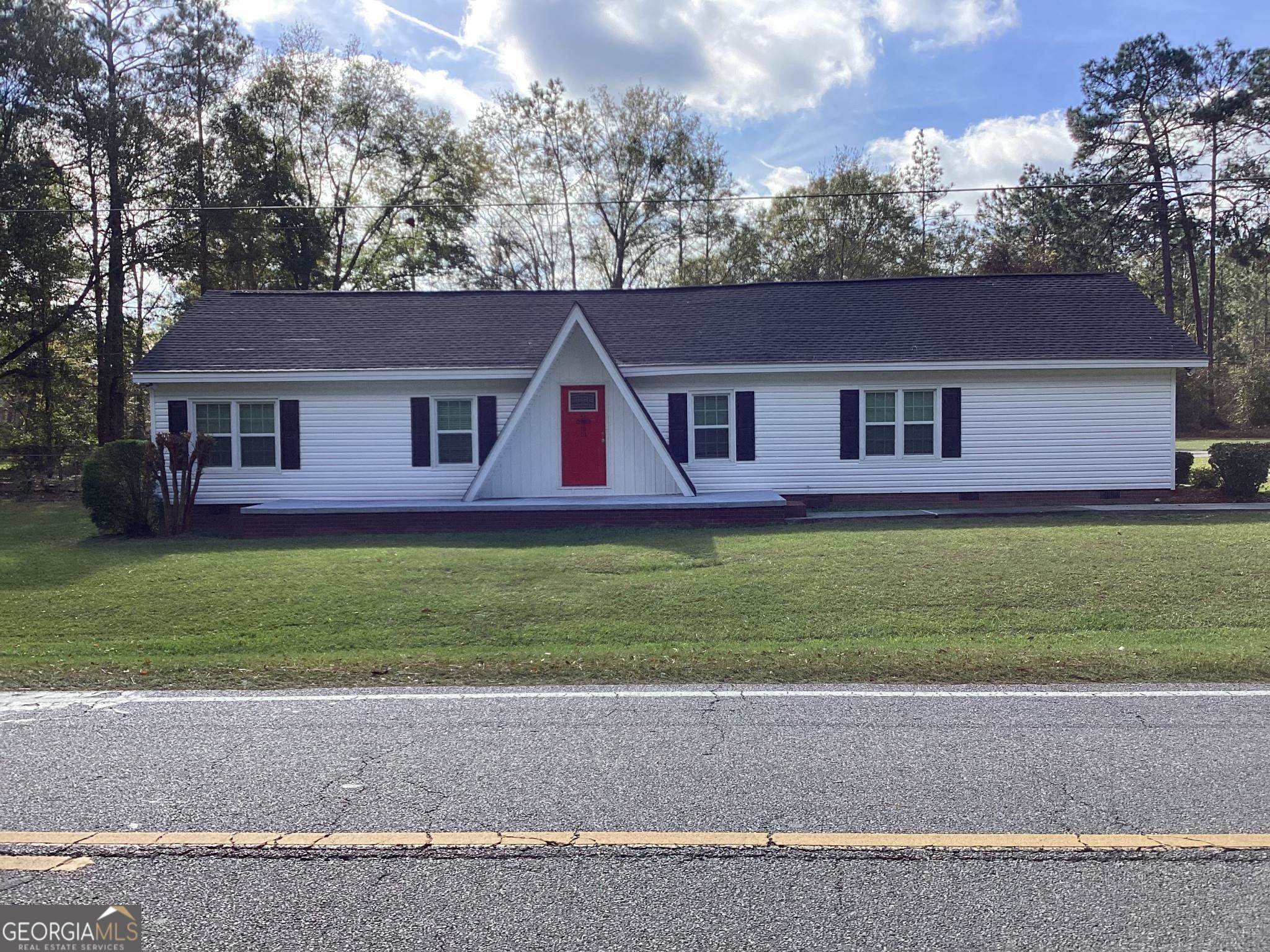 Miles Rd, Baxley, GA 31513
