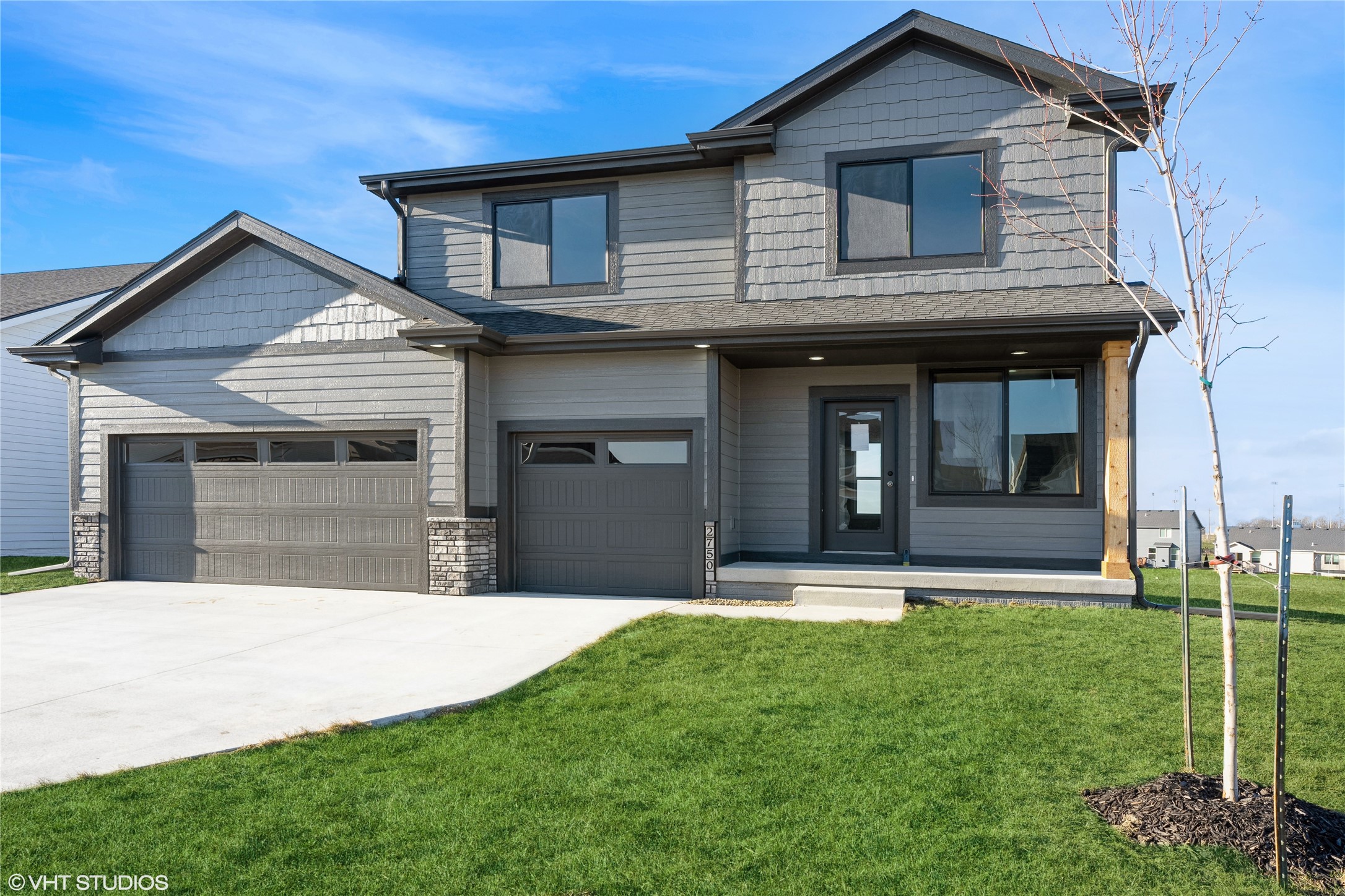 Florence Dr, Waukee, IA 50263