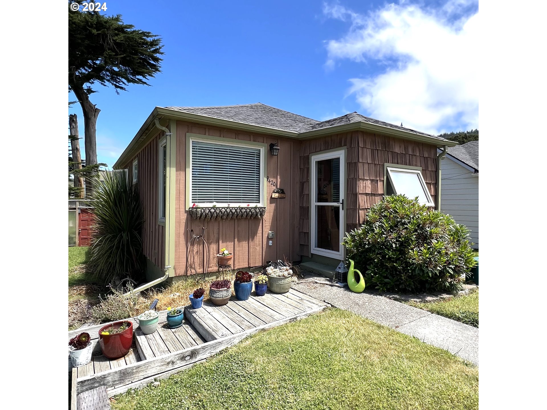 4th St, Gold Beach, OR 97444