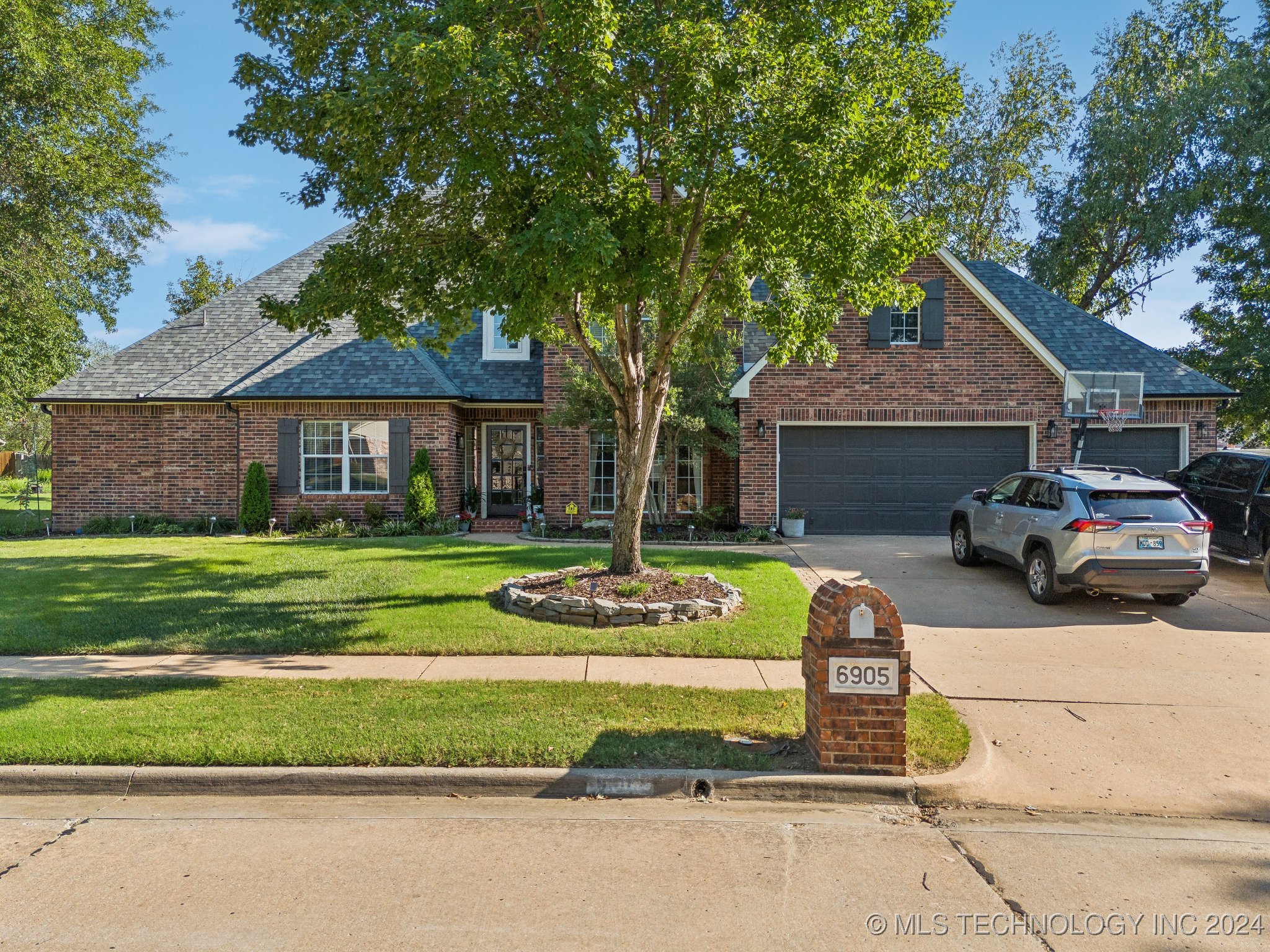 Fort Worth St, Broken Arrow, OK 74014