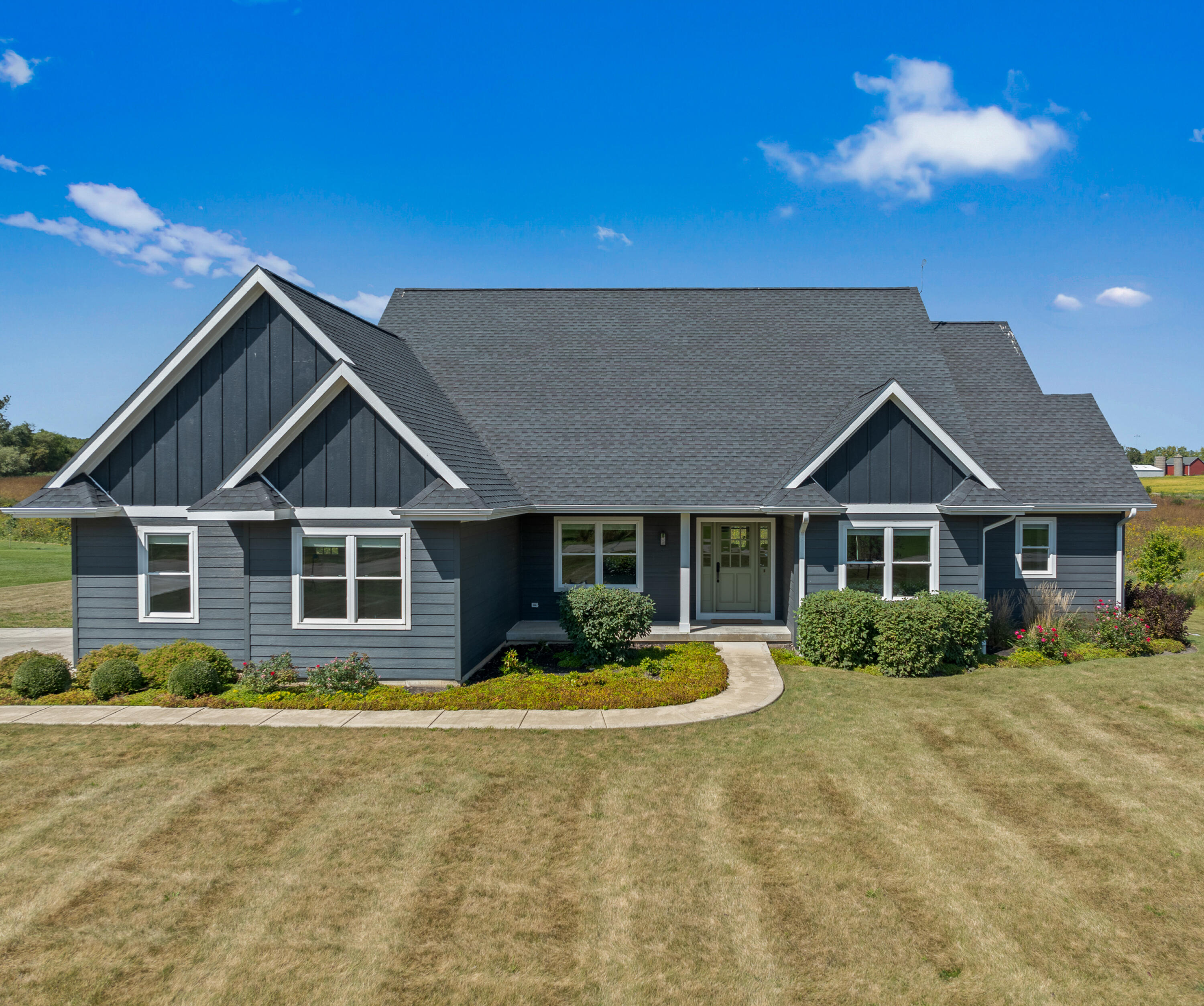 Meadow Ridge Ln, Lake Geneva, WI 53147