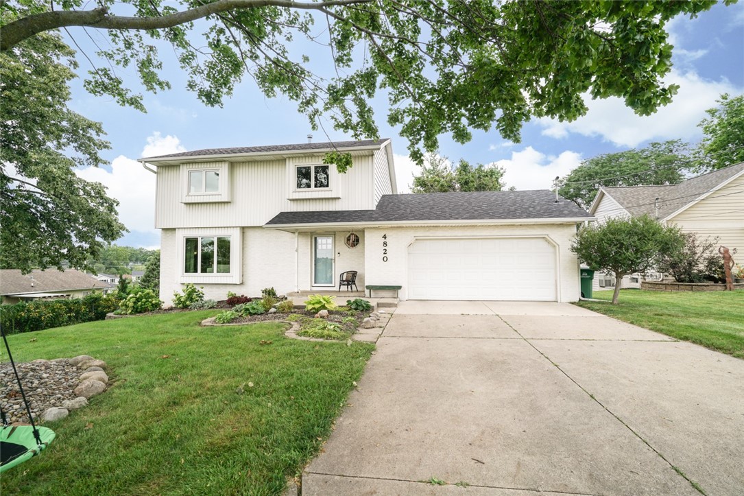 Oakwood Dr, Pleasant Hill, IA 50327