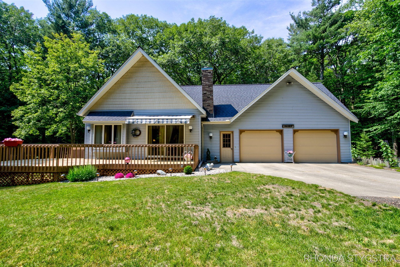 Riley St, Holland, MI 49424
