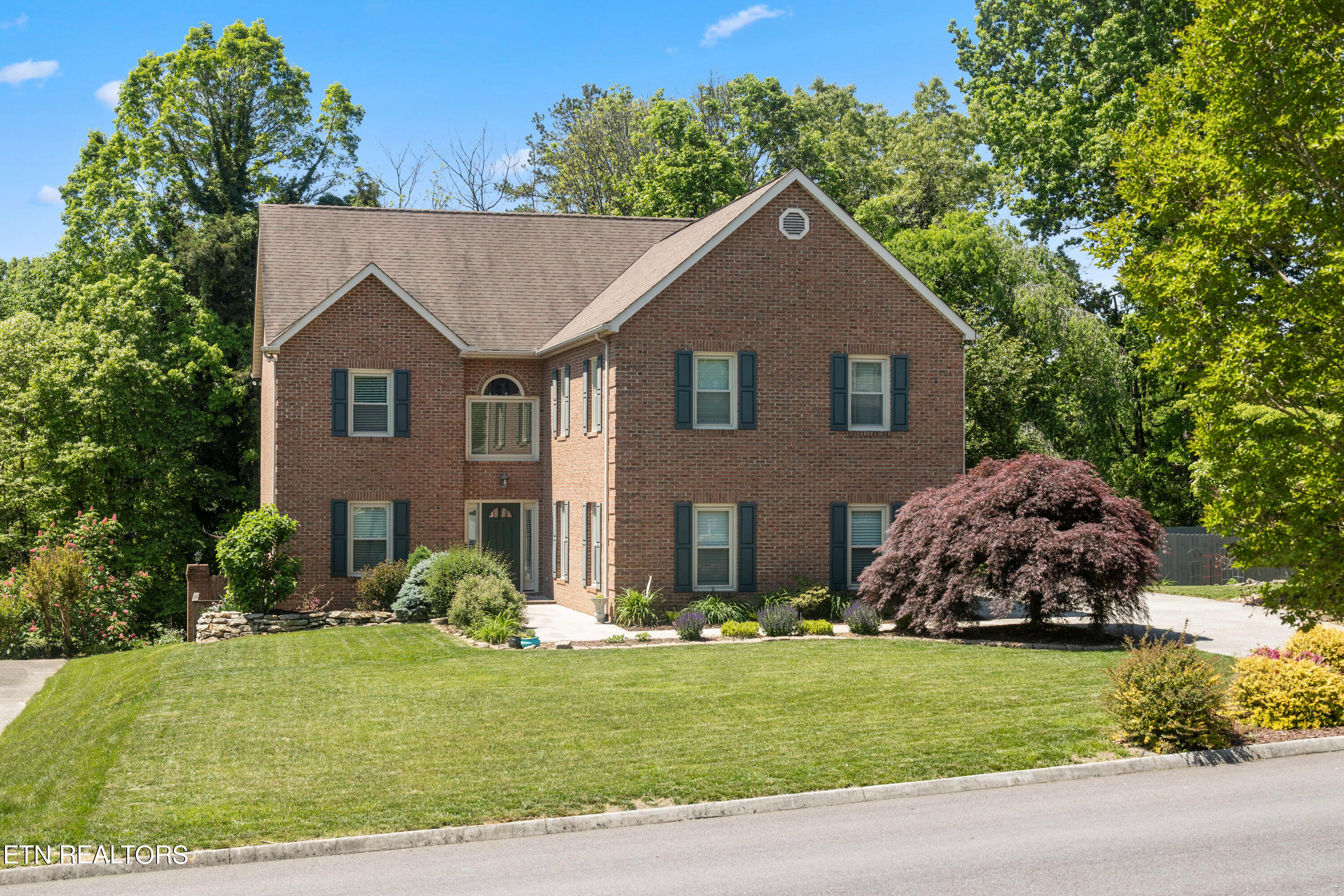 Bellerive Ave, Knoxville, TN 37918