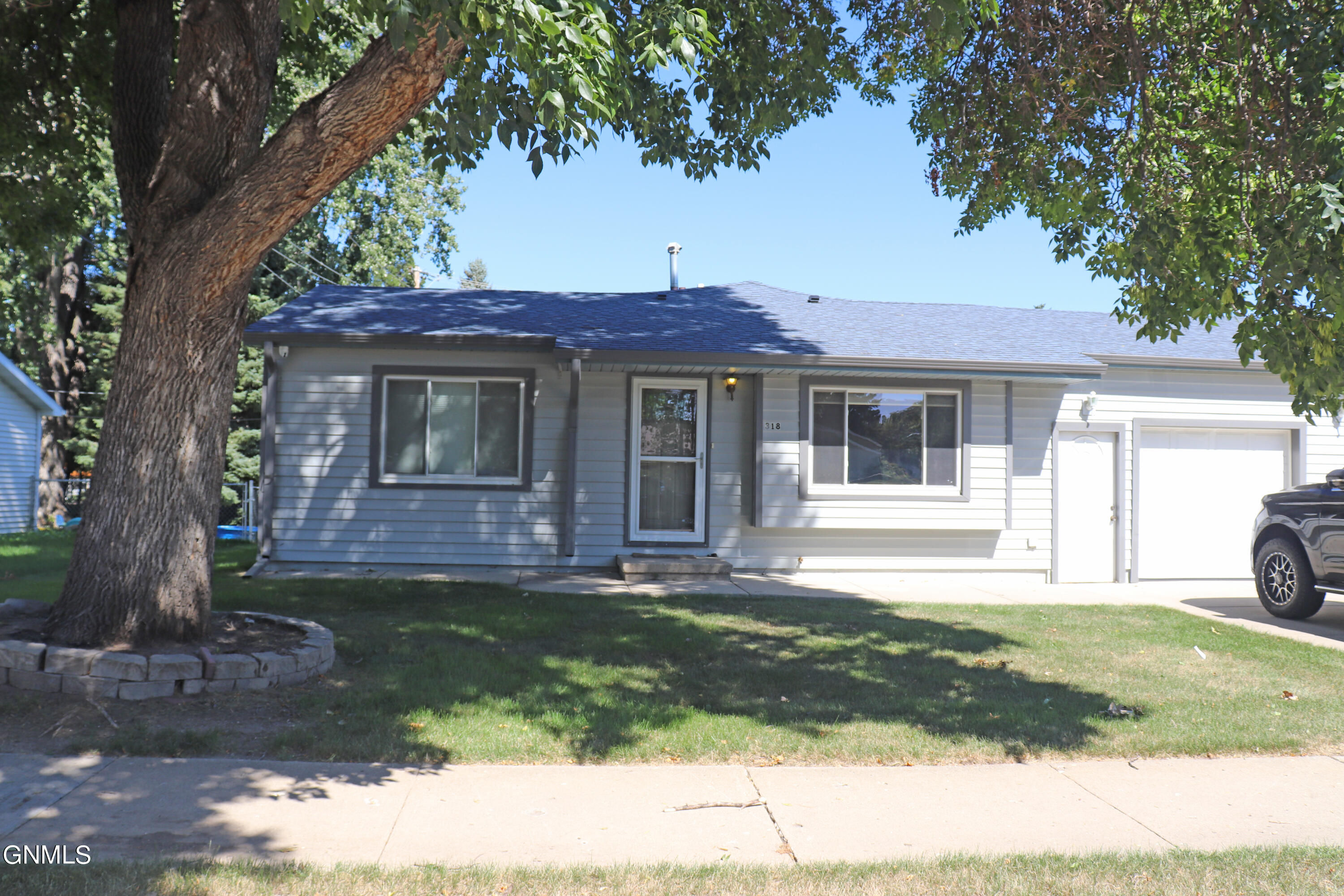 Easy St, Bismarck, ND 58504