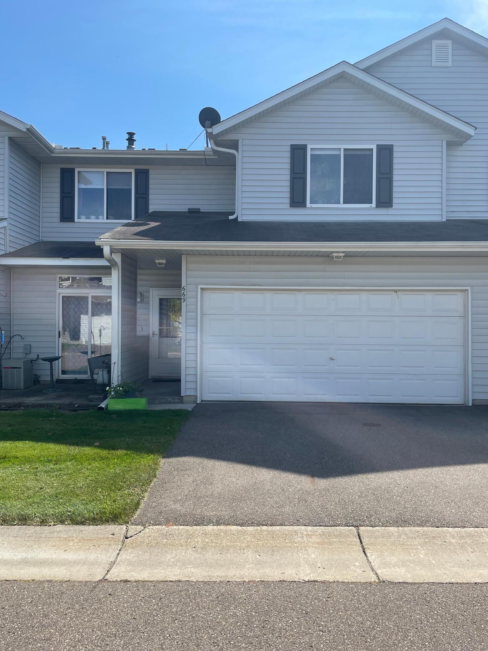 Roundhouse St, Shakopee, MN 55379
