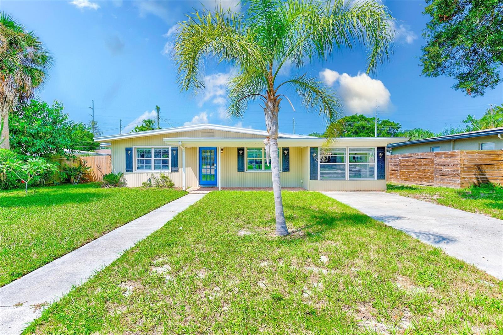 Jackson St, Largo, FL 33770