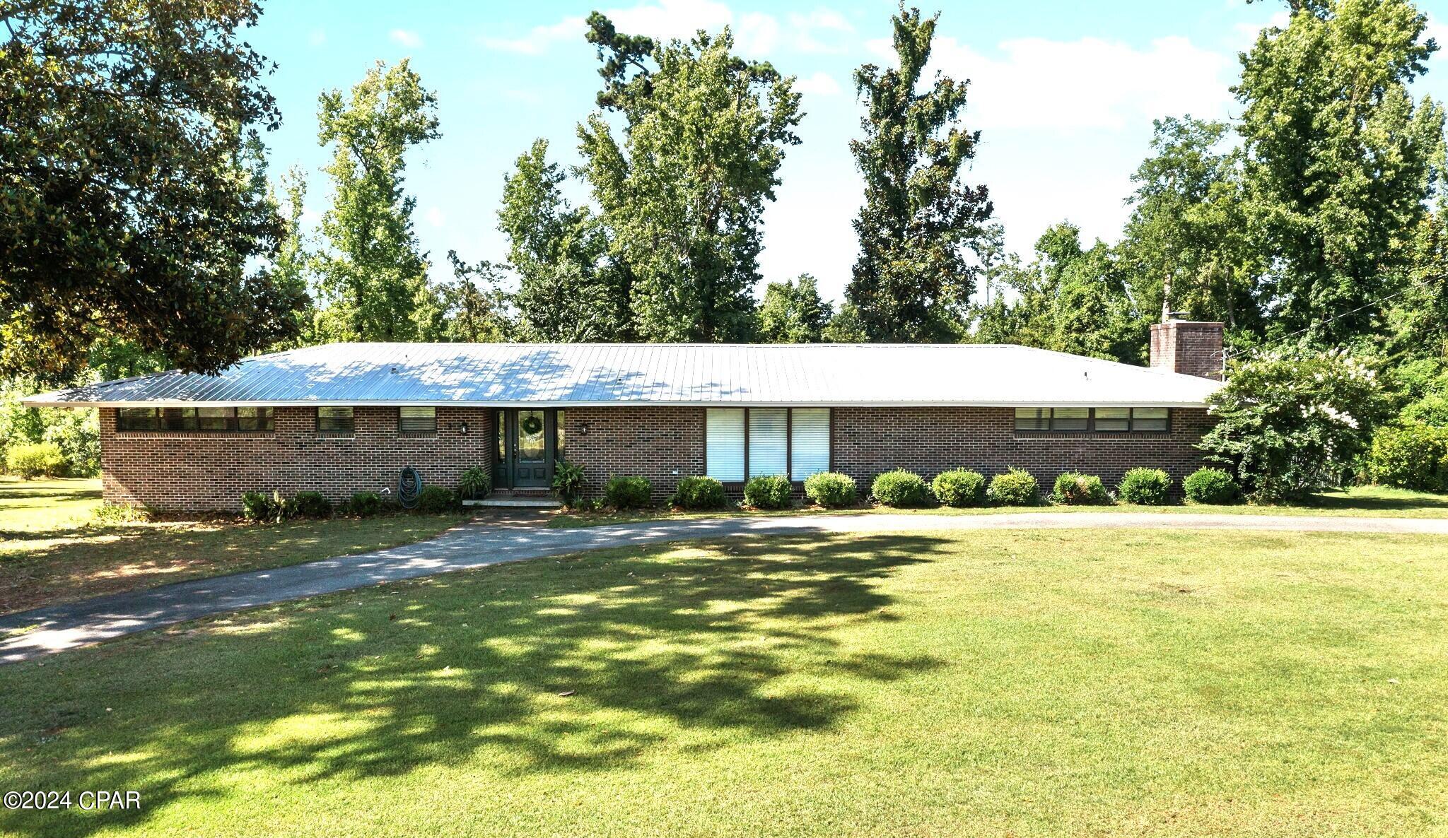 Woodbriar Dr, Marianna, FL 32446