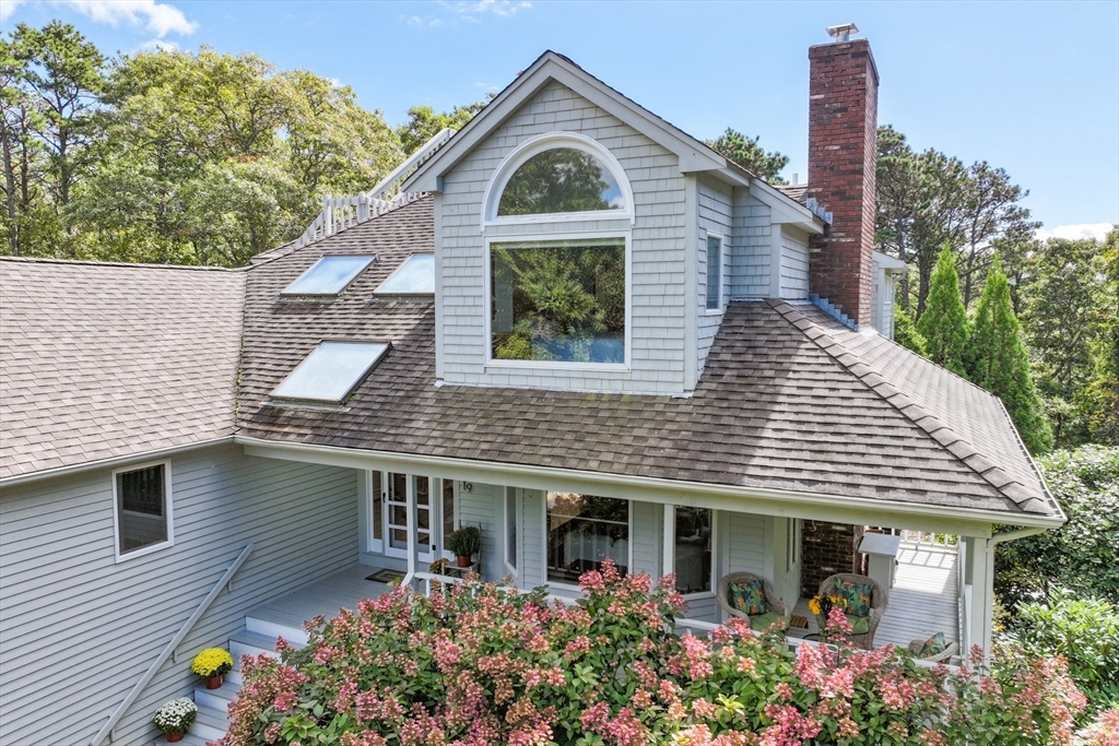 Gregory Ln, Falmouth, MA 02540