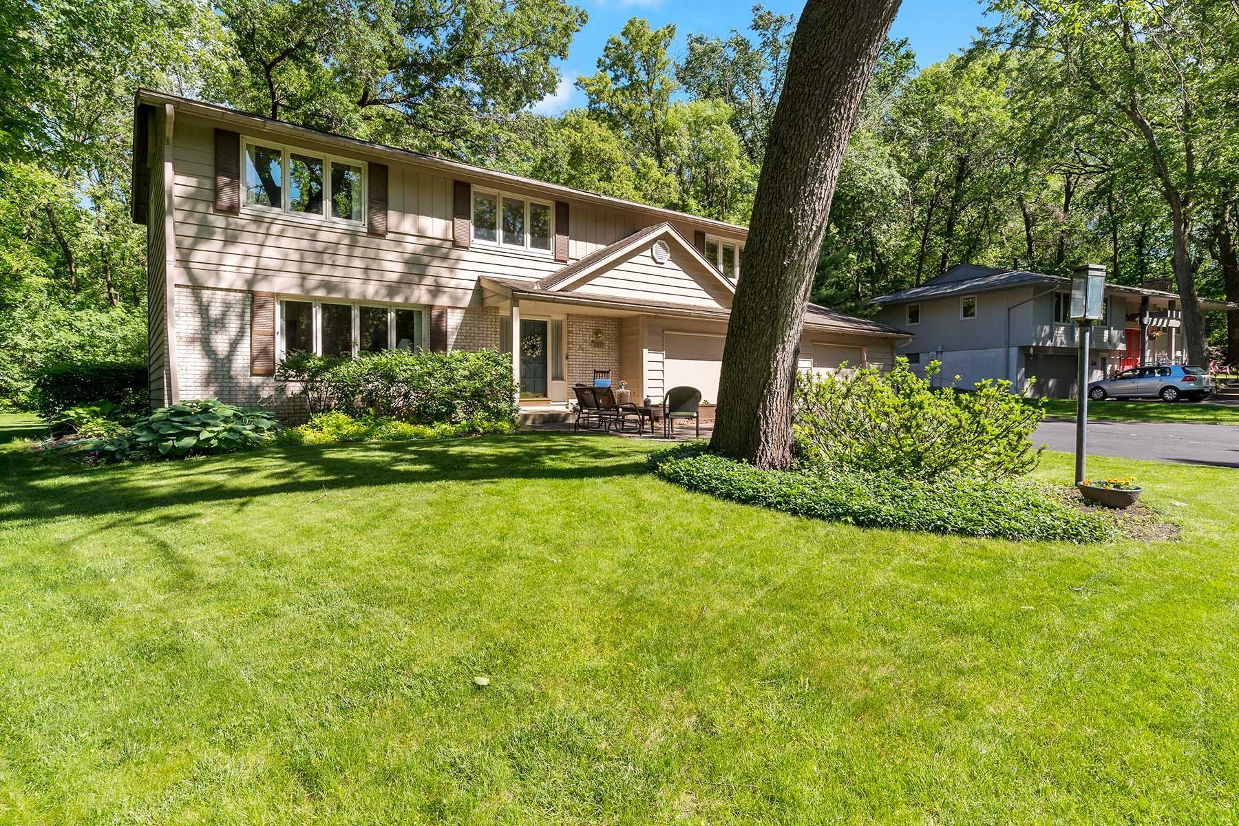 Welcome Ln, Burnsville, MN 55337