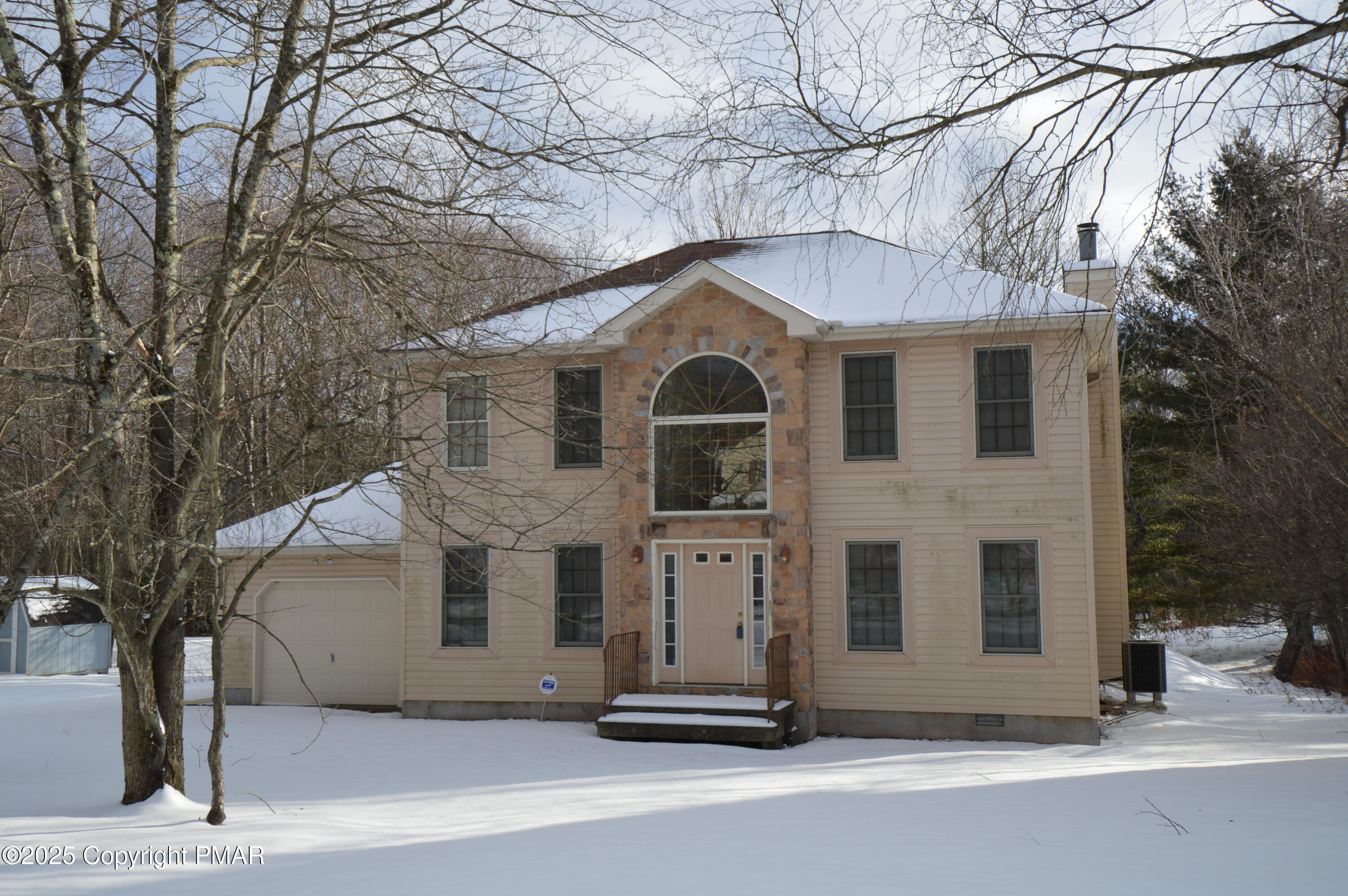 Fergus Way, Tobyhanna, PA 18466