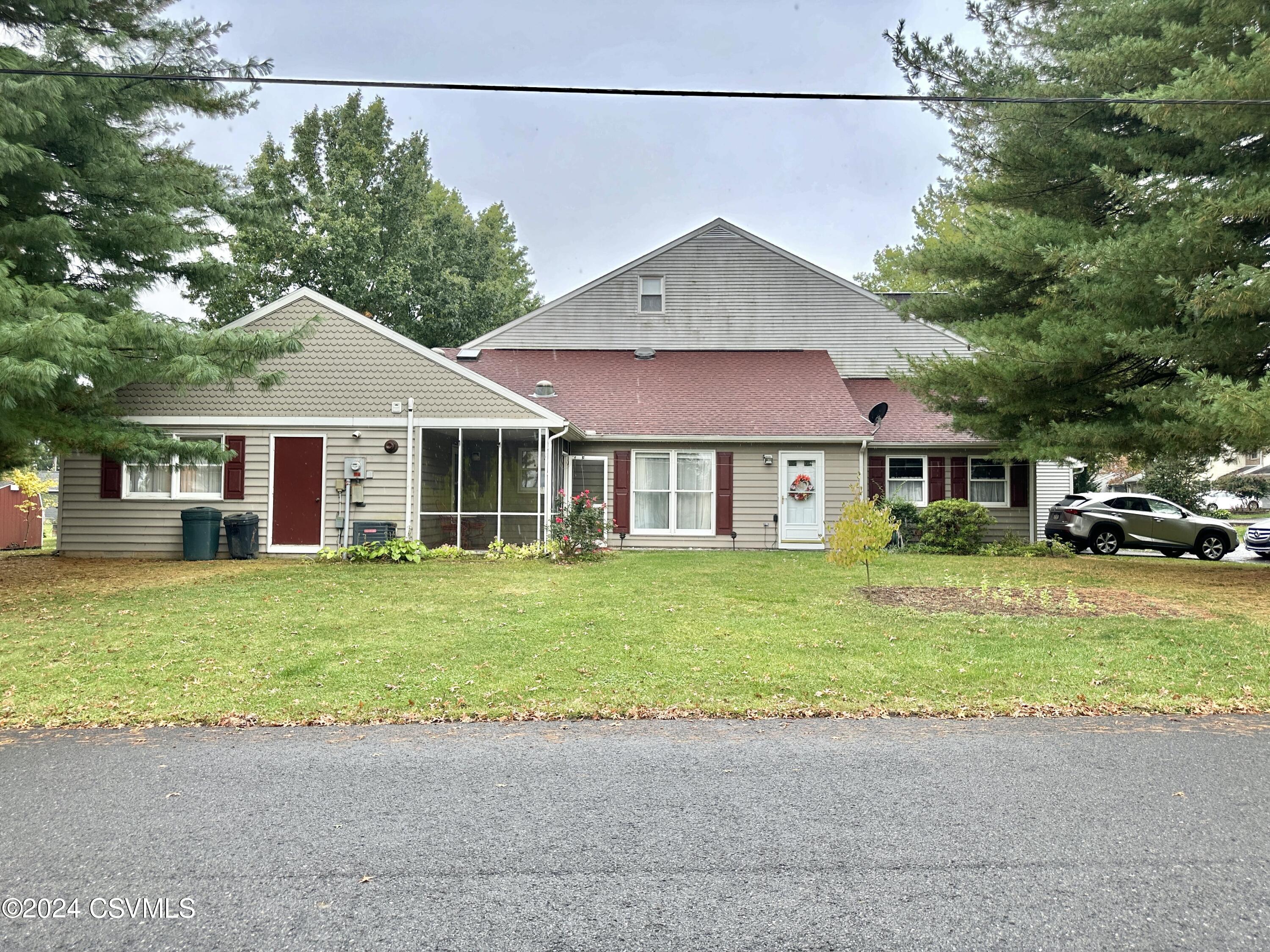 Banyan St, Selinsgrove, PA 17870