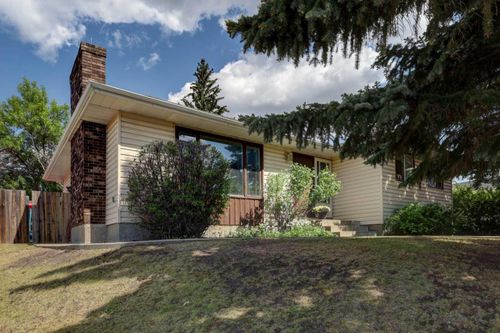 1920 65 Street Ne, Calgary, AB, T1Y1N6 | Card Image