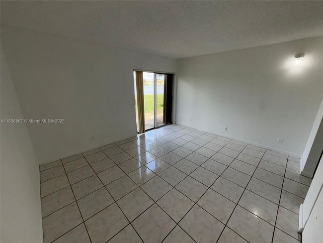 APT-105 - 8560 N Sherman Cir, Condo with 2 bedrooms, 1 bathrooms and null parking in Miramar FL | Image 9