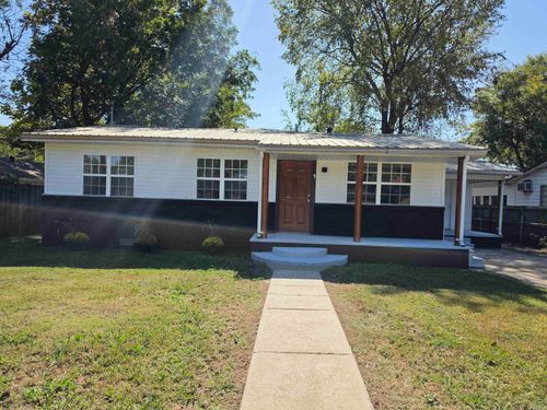 1302 E Court St, Paragould, AR, 72450 | Card Image