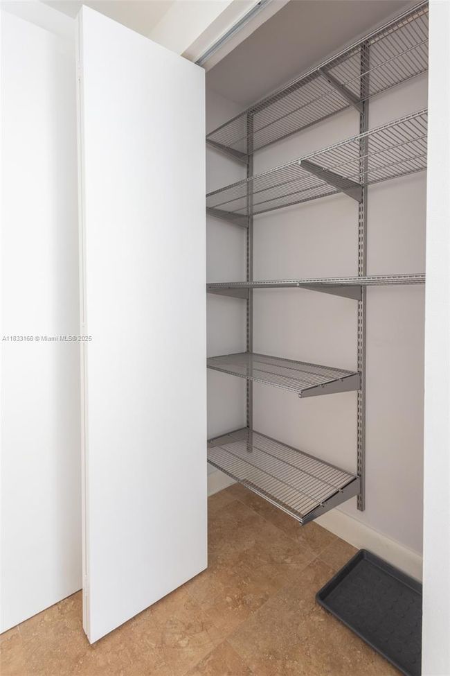APT-101 - 50 Ocean Lane Dr, Condo with 3 bedrooms, 2 bathrooms and null parking in Key Biscayne FL | Image 34