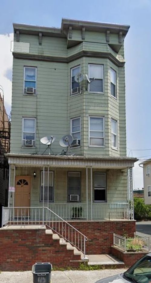 apt-1f-67 Andrew St, Bayonne, NJ, 07002-2684 | Card Image