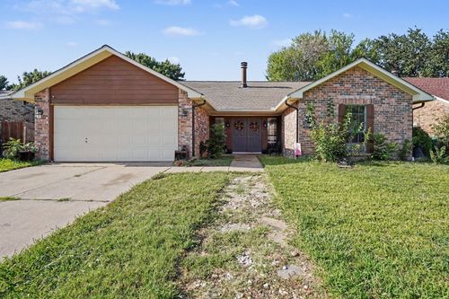 3916 Longmeadow Way, Fort Worth, TX, 76133-7536 | Card Image