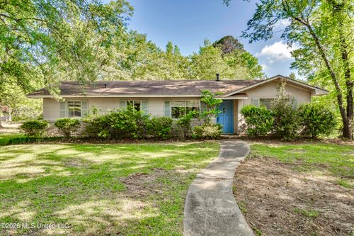 823 Dunton Rd, Clinton, MS, 39056-4307 | Card Image