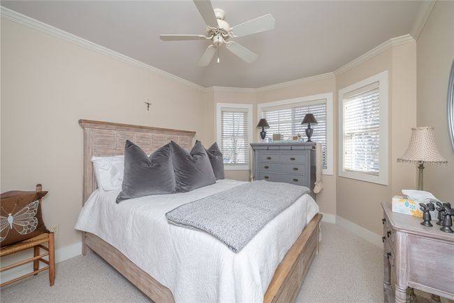 Guest Bedroom with Lake View | Image 26