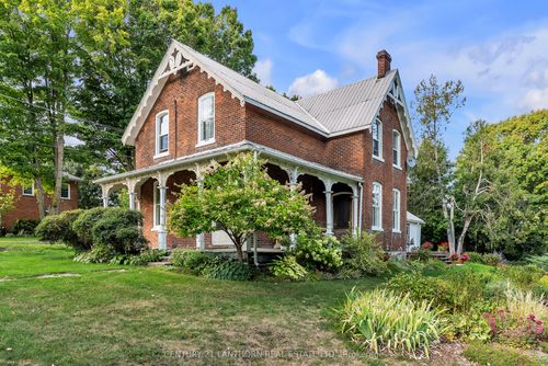 {{alt}} | Card Image