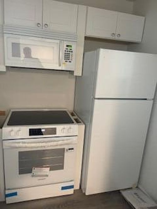 230-230 Canterbury J, West Palm Beach, FL, 33417-6854 | Card Image