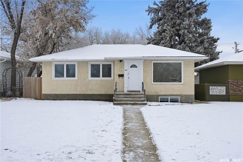 1222 10th St E, Saskatoon, SK, S7H0H9 | Card Image