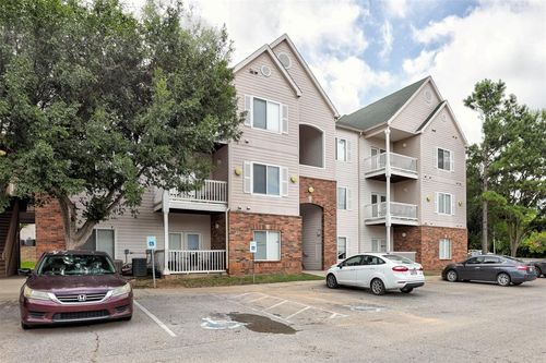 6126-2200 N Classen Boulevard, Norman, OK, 73071 | Card Image