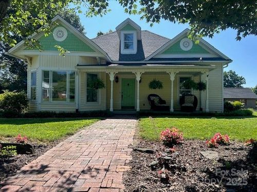 743 S College Ave, Newton, NC, 28658-3509 | Card Image