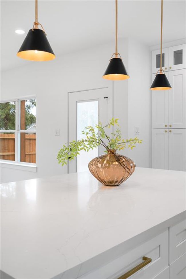 Closer look to a thoughtful details in fixtures and finishes. | Image 10