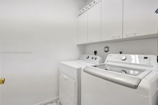 251 Saratoga Blvd E, House other with 4 bedrooms, 3 bathrooms and null parking in Royal Palm Beach FL | Image 19